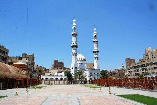 المصحف-يساحة-المسجد-الخارجية