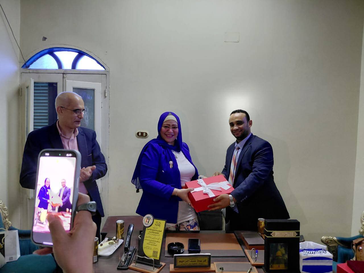 تكريم شعبي لجمعية "نور الإيمان لتنمية المجتمع" بسوهاج برعاية "علاء لطفي" تقديرًا لدورها البارز في خدمة المجتمع 